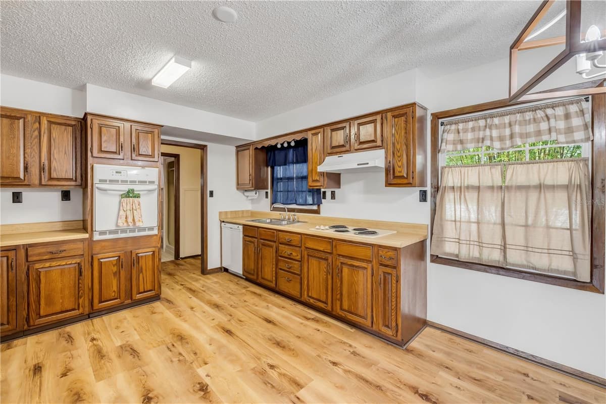 5680 PALM AVENUE — photo 14 of 47