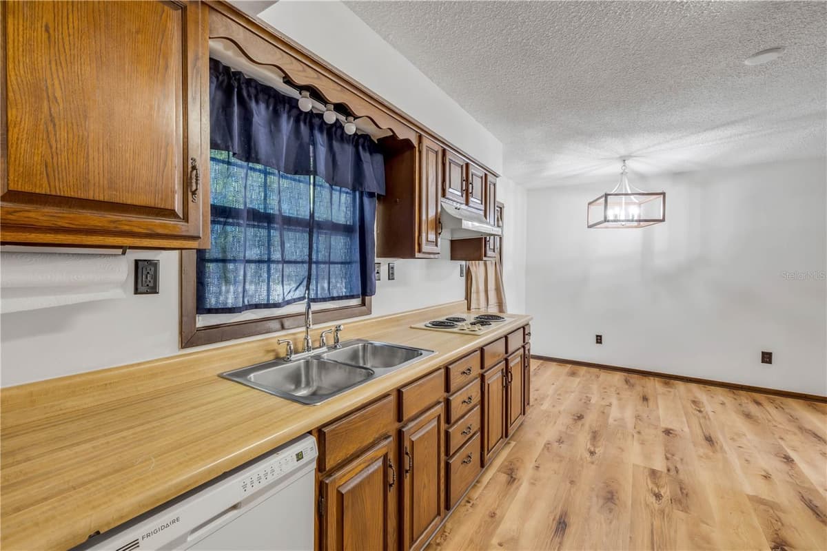 5680 PALM AVENUE — photo 19 of 47