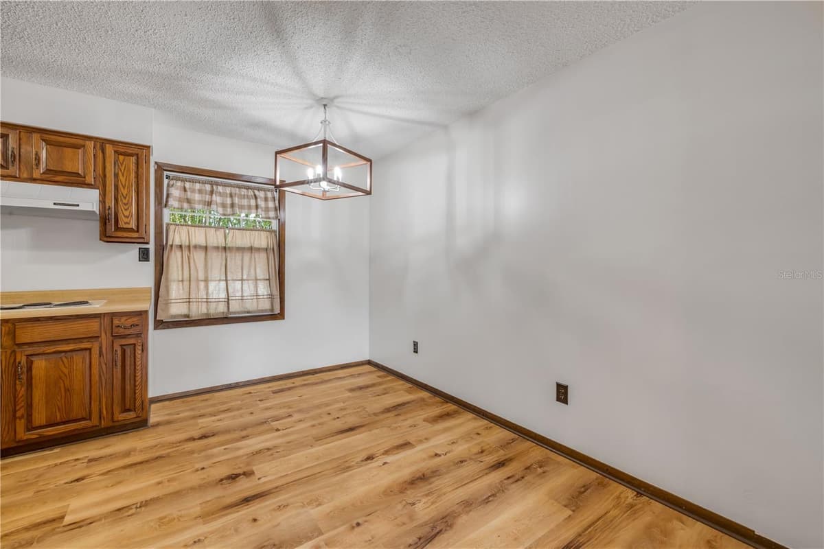 5680 PALM AVENUE — photo 13 of 47