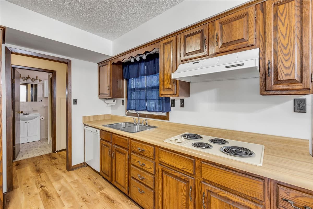 5680 PALM AVENUE — photo 18 of 47