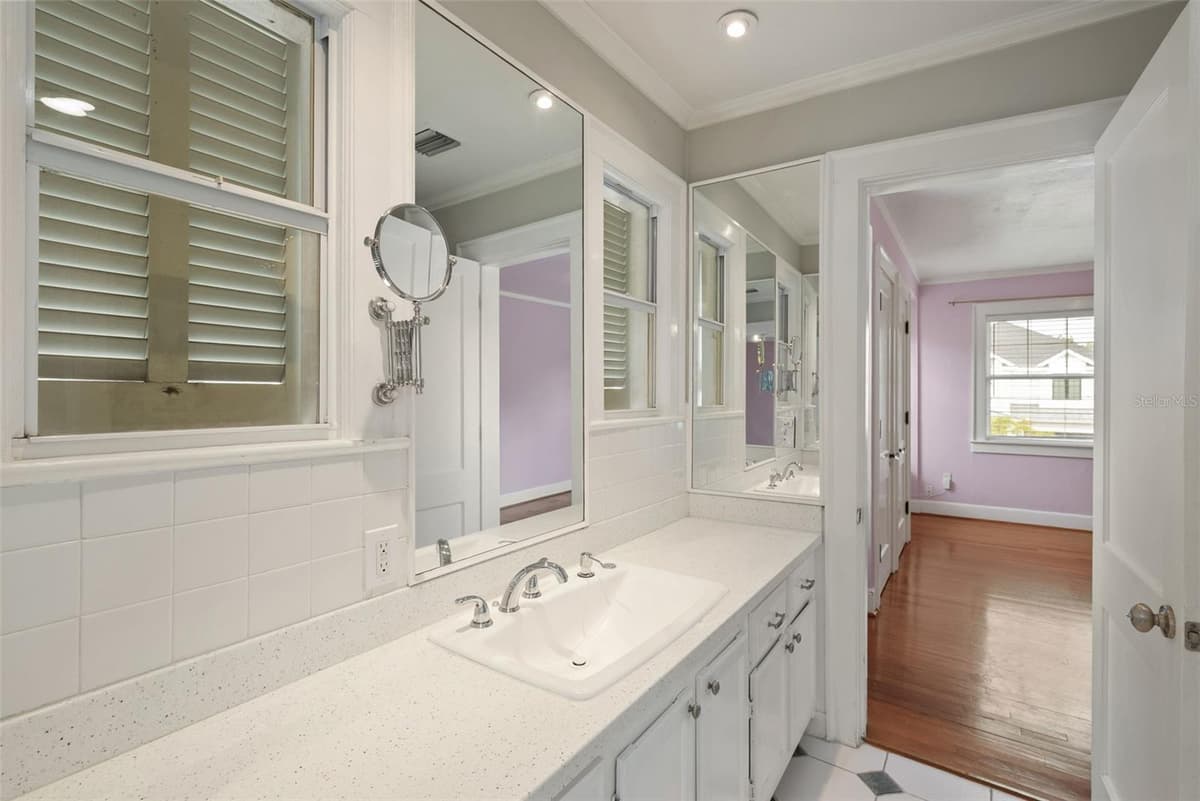 208 MATANZAS AVENUE — photo 29 of 57