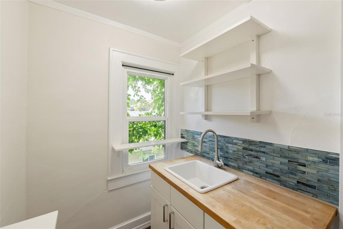 208 MATANZAS AVENUE — photo 52 of 57
