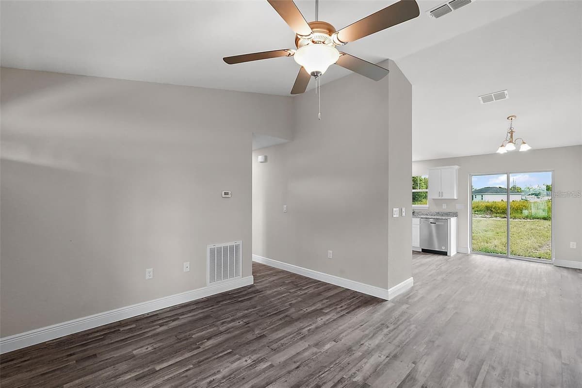 35 JUNIPER TRAK — photo 4 of 22