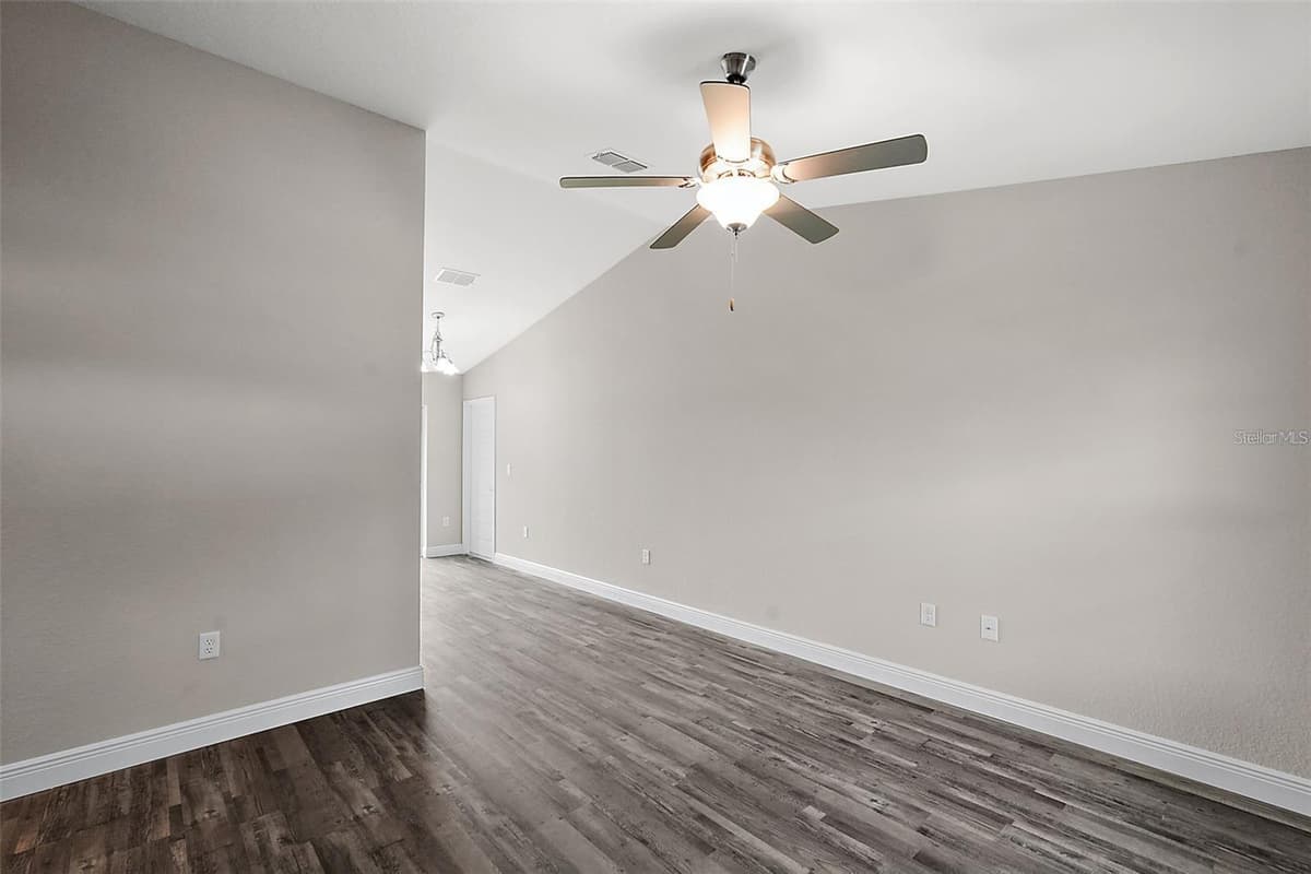 35 JUNIPER TRAK — photo 3 of 22