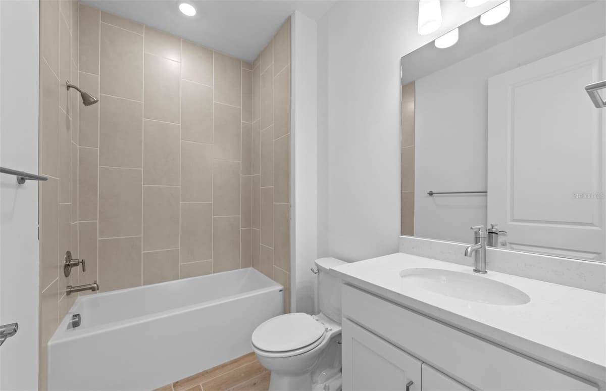 6962 MINNEOLA COURT — photo 5 of 27