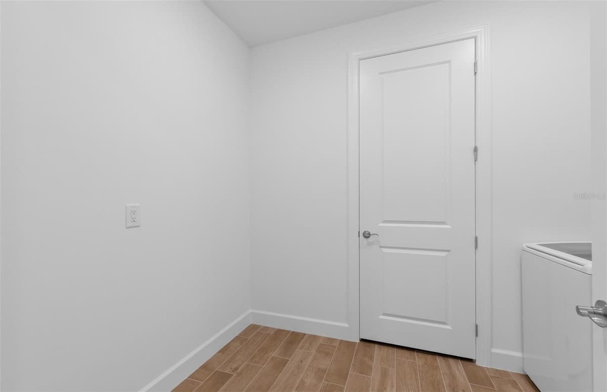 6962 MINNEOLA COURT — photo 11 of 27