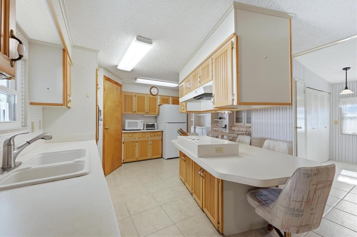 139 FIJI CIRCLE — photo 14 of 39