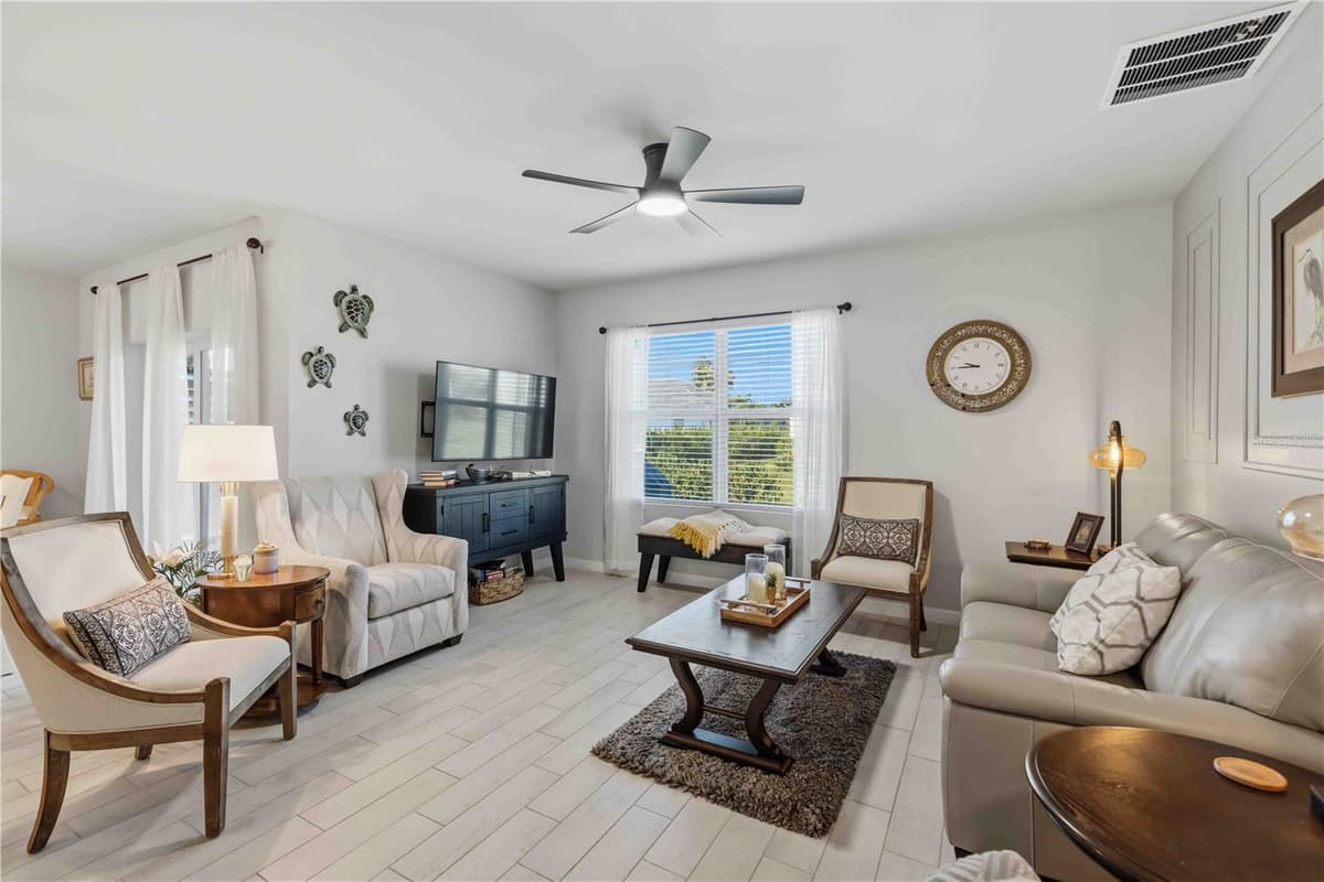 16315 NAVARRO COURT — photo 7 of 37