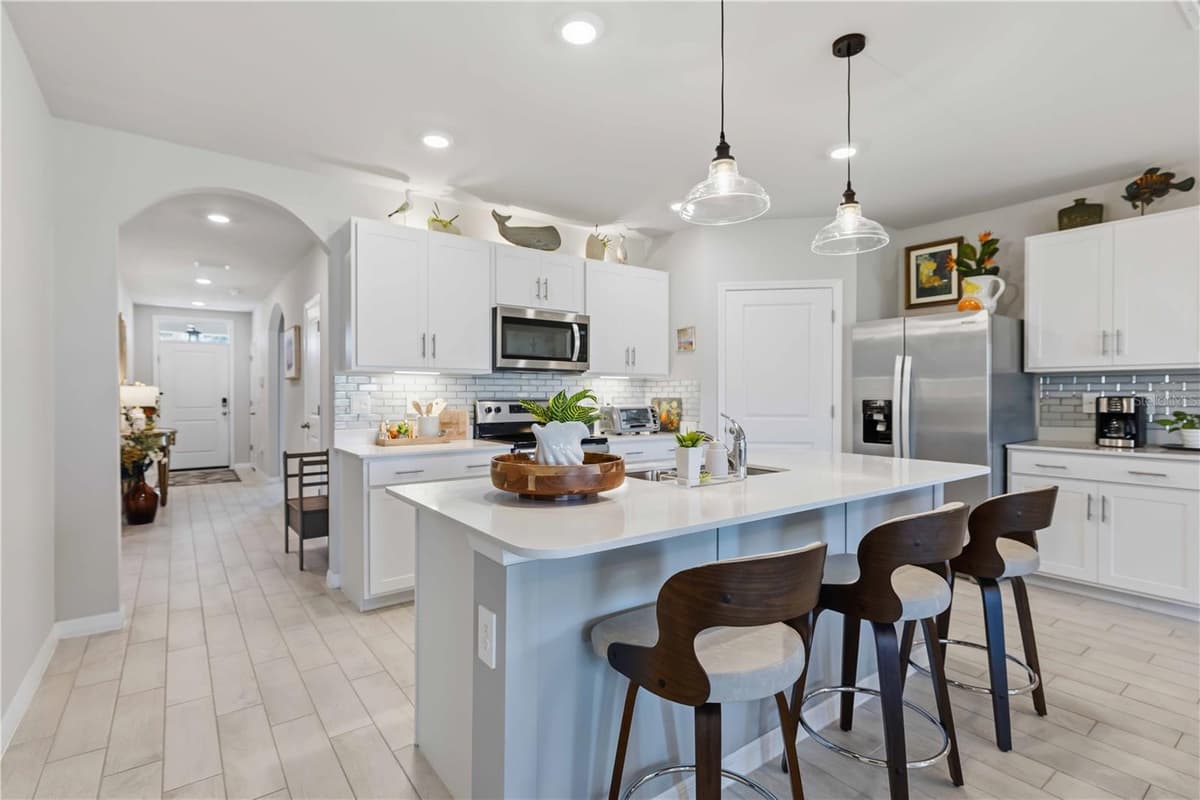 16315 NAVARRO COURT — photo 13 of 37
