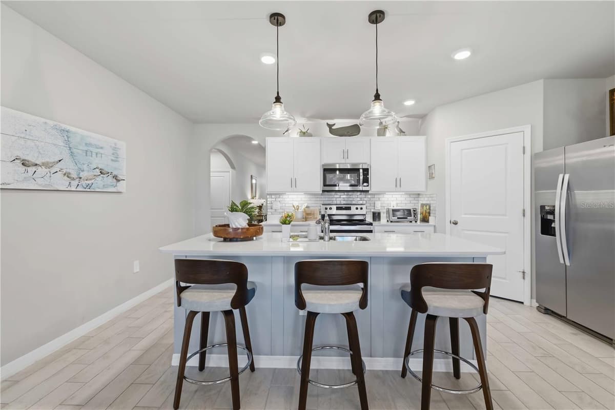 16315 NAVARRO COURT — photo 15 of 37