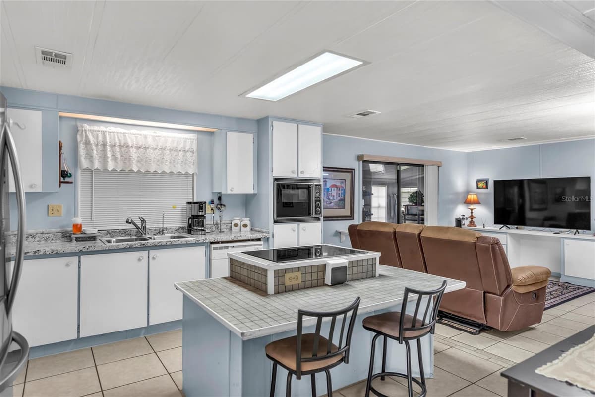 38546 STAFFORD DRIVE — photo 8 of 49