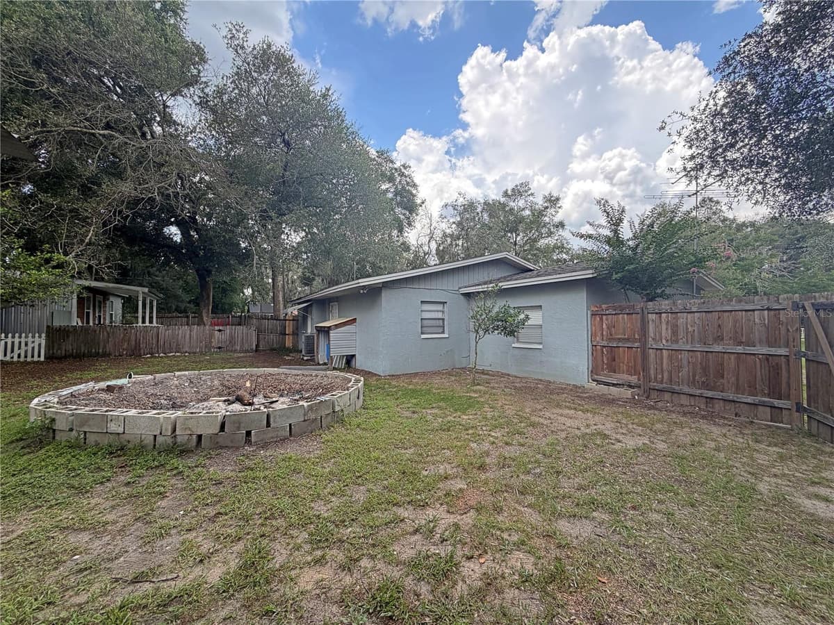 7806 ALAFIA RIDGE ROAD — photo 4 of 18