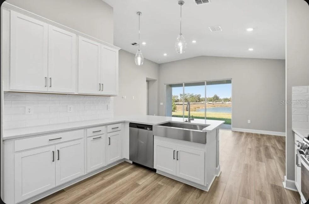 14246 SAWMILL STREET — photo 2 of 24
