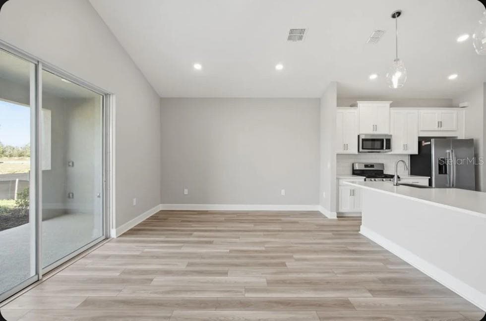 14246 SAWMILL STREET — photo 7 of 24