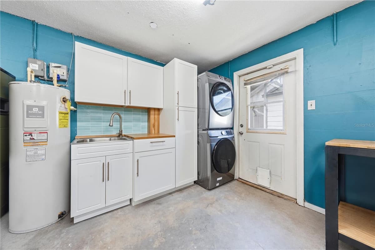 636 DEVON STREET — photo 31 of 47