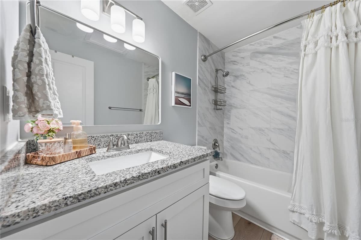636 DEVON STREET — photo 22 of 47