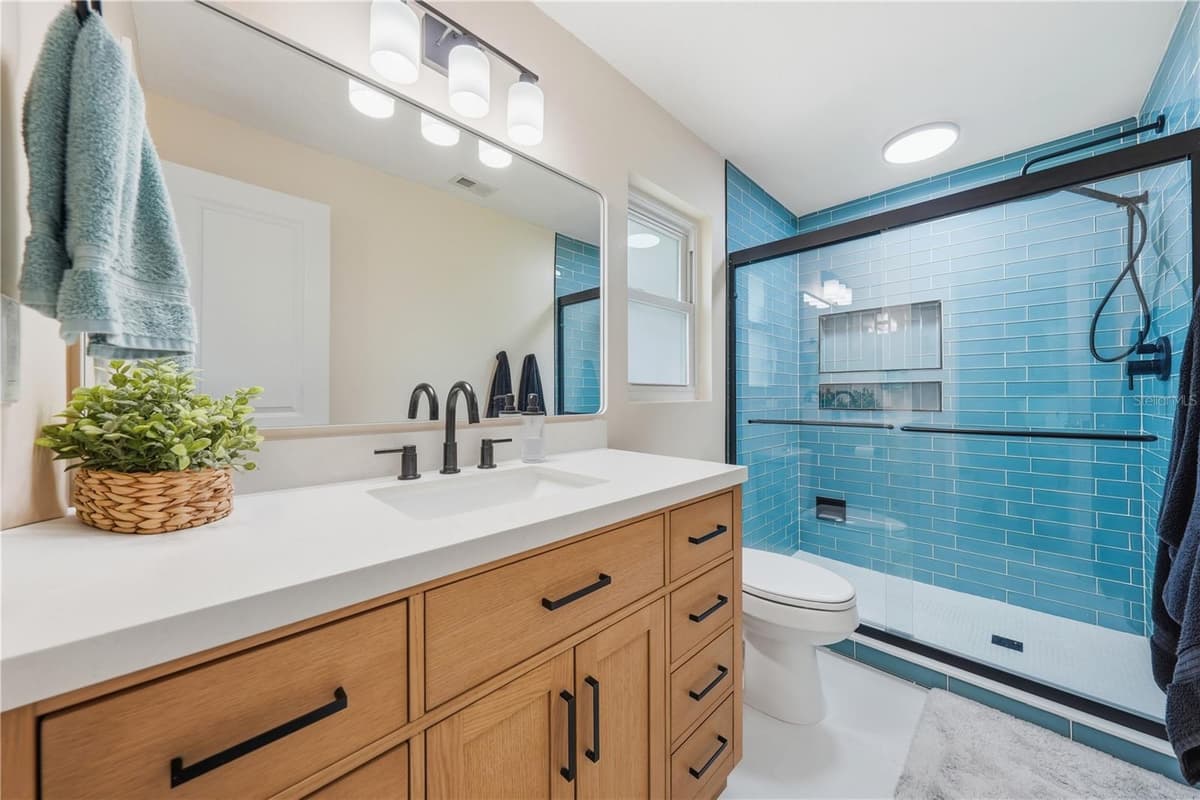 636 DEVON STREET — photo 17 of 47