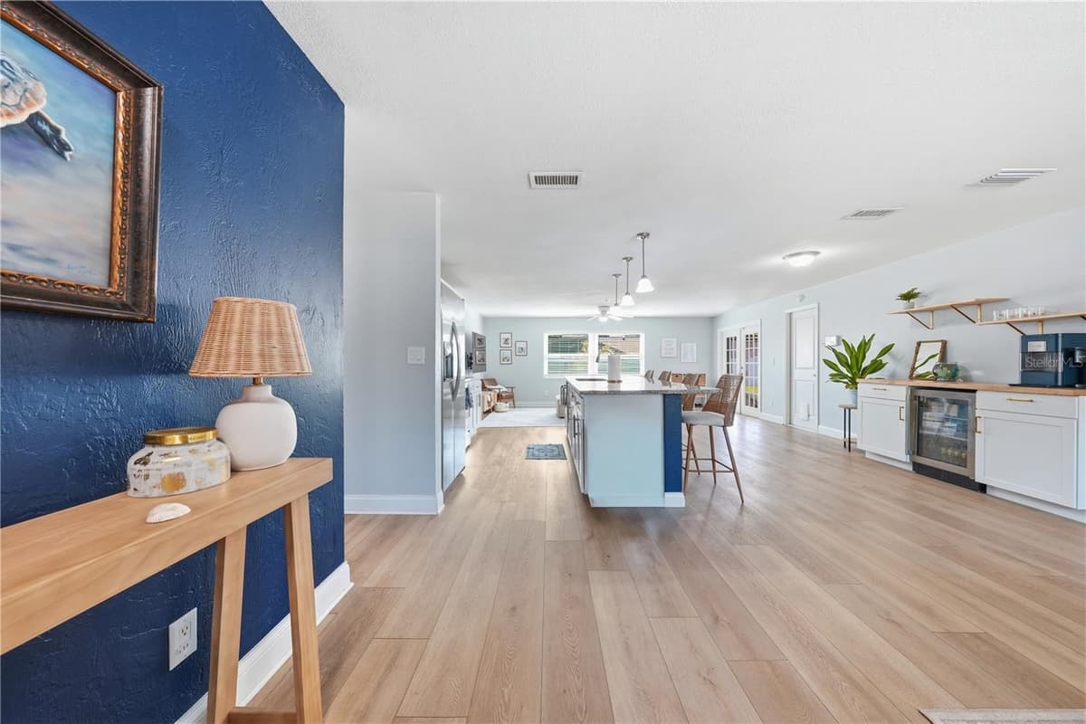 636 DEVON STREET — photo 6 of 47
