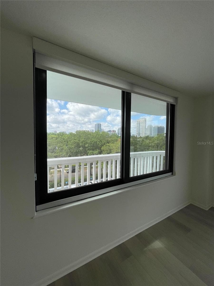 400 COLONIAL DRIVE — photo 15 of 33