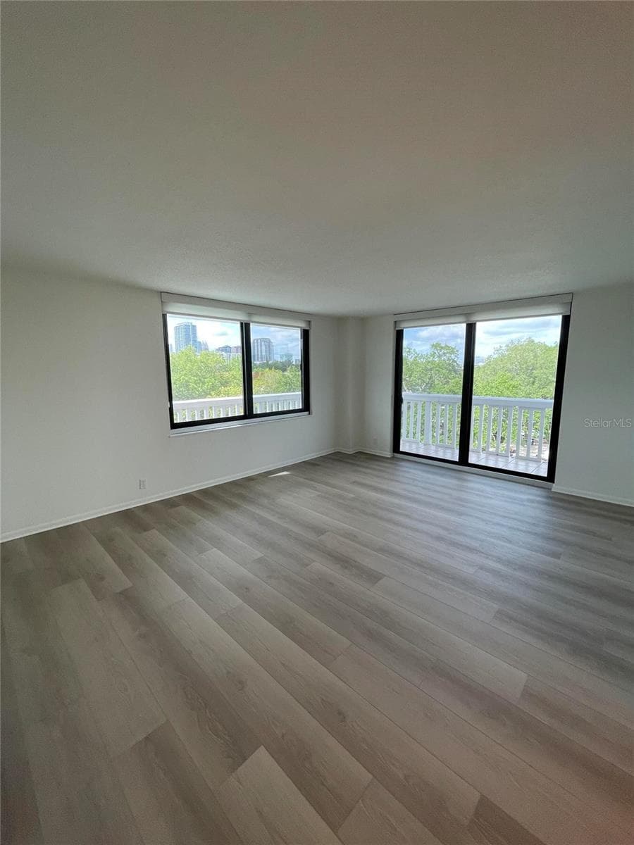 400 COLONIAL DRIVE — photo 16 of 33