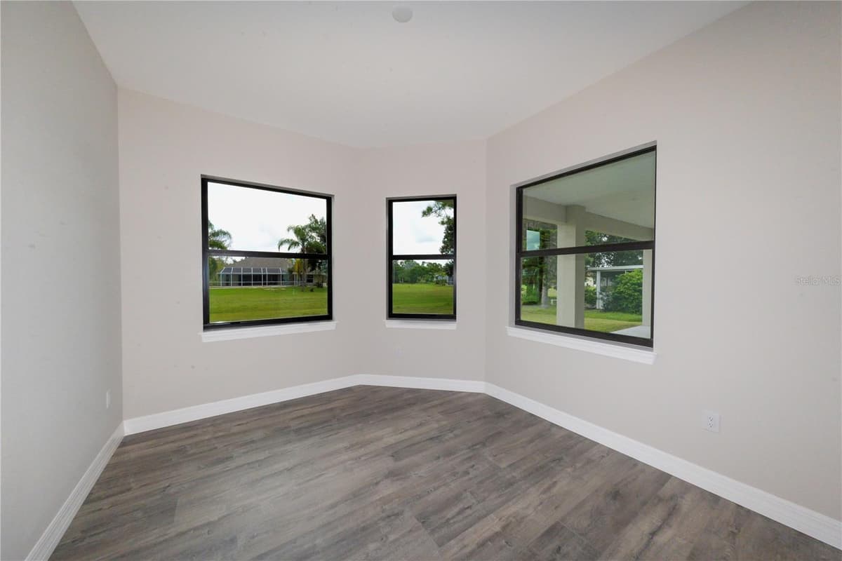 26082 PAYSANDU DRIVE — photo 15 of 34