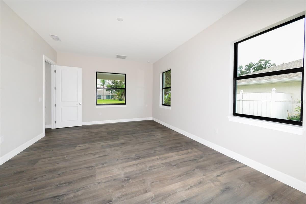26082 PAYSANDU DRIVE — photo 18 of 34