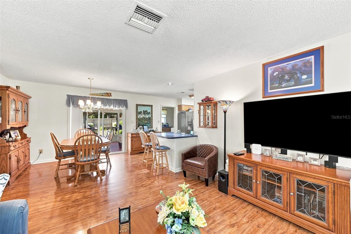 518 129TH AVENUE — photo 7 of 38
