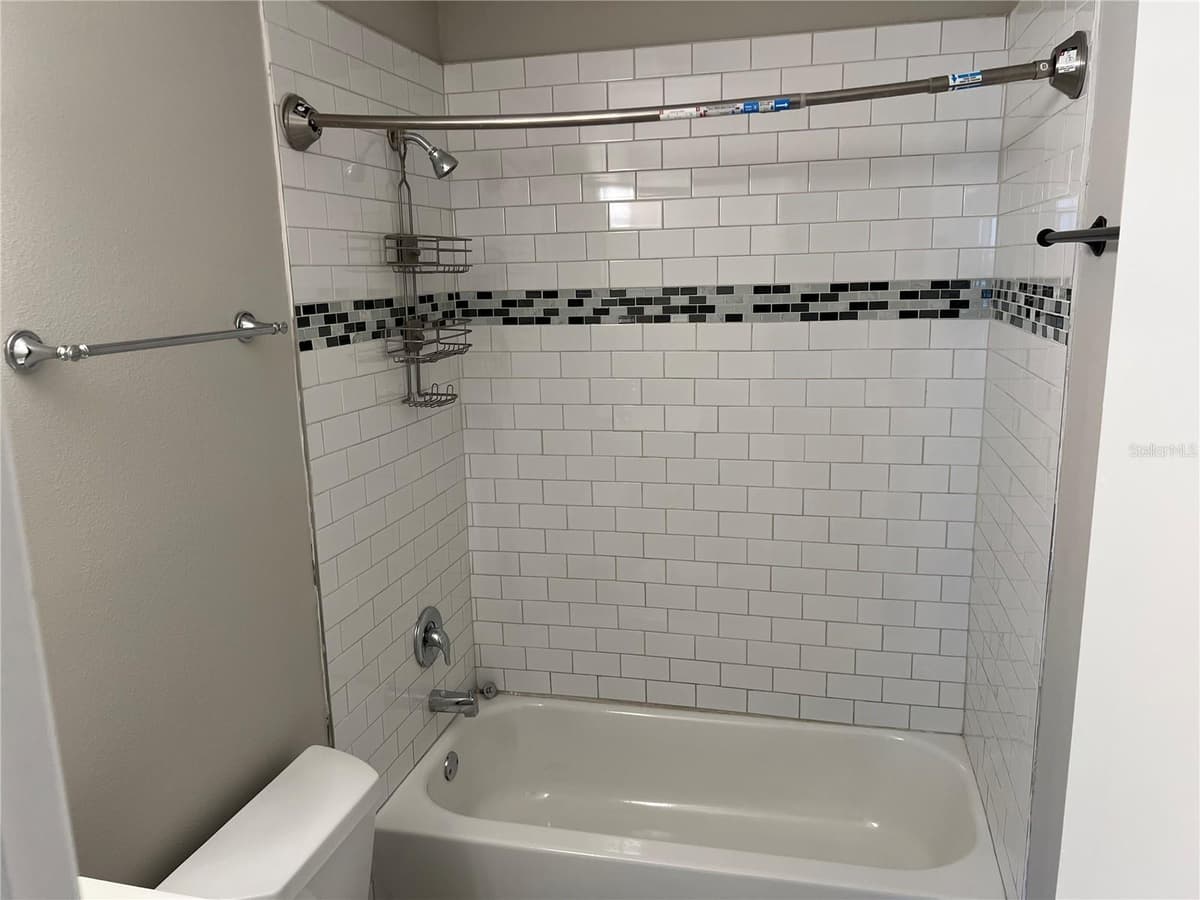 208 RED CEDAR PLACE — photo 9 of 21