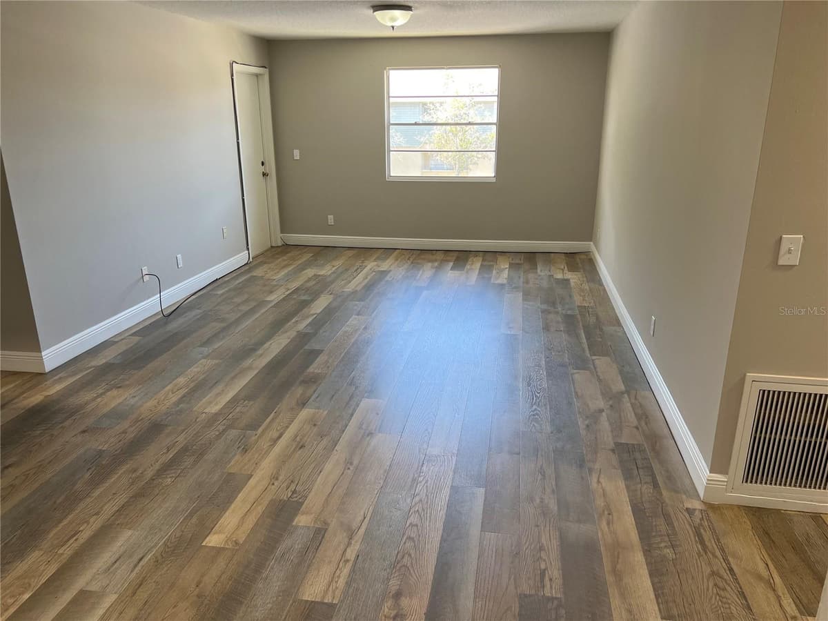 208 RED CEDAR PLACE — photo 15 of 21