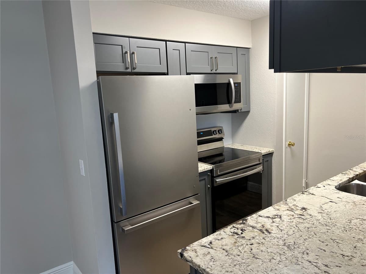 208 RED CEDAR PLACE — photo 4 of 21