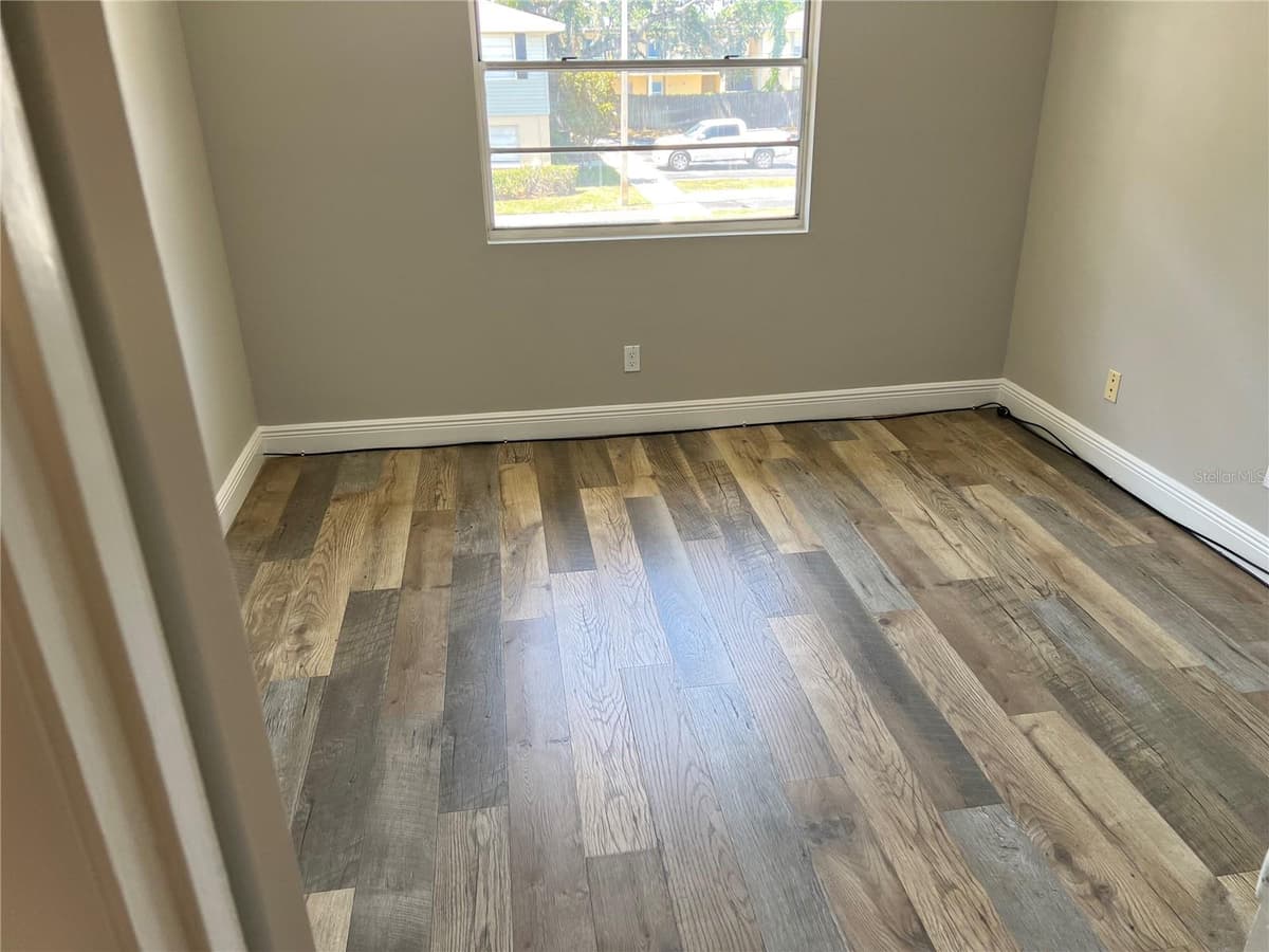 208 RED CEDAR PLACE — photo 11 of 21