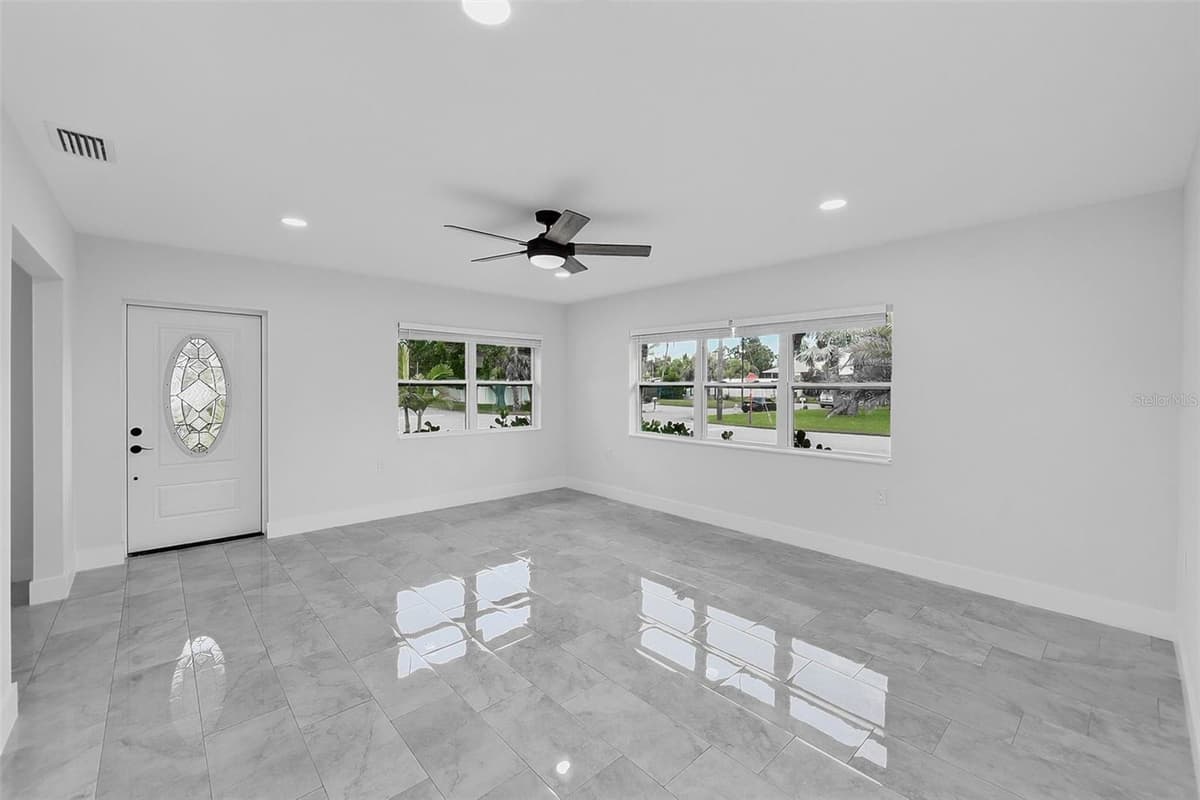 2425 BAYWOOD DRIVE — photo 7 of 44