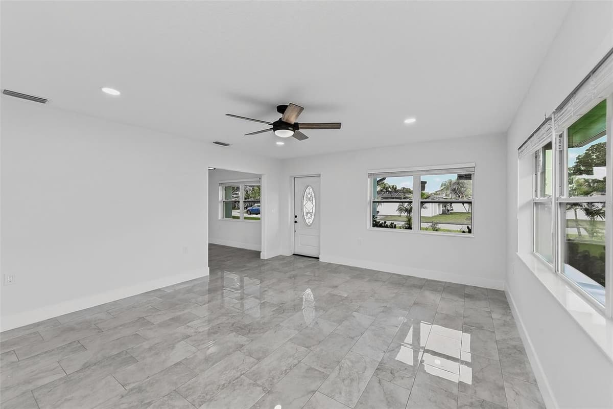 2425 BAYWOOD DRIVE — photo 10 of 44
