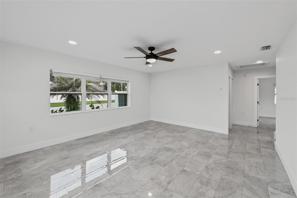 2425 BAYWOOD DRIVE — photo 8 of 44