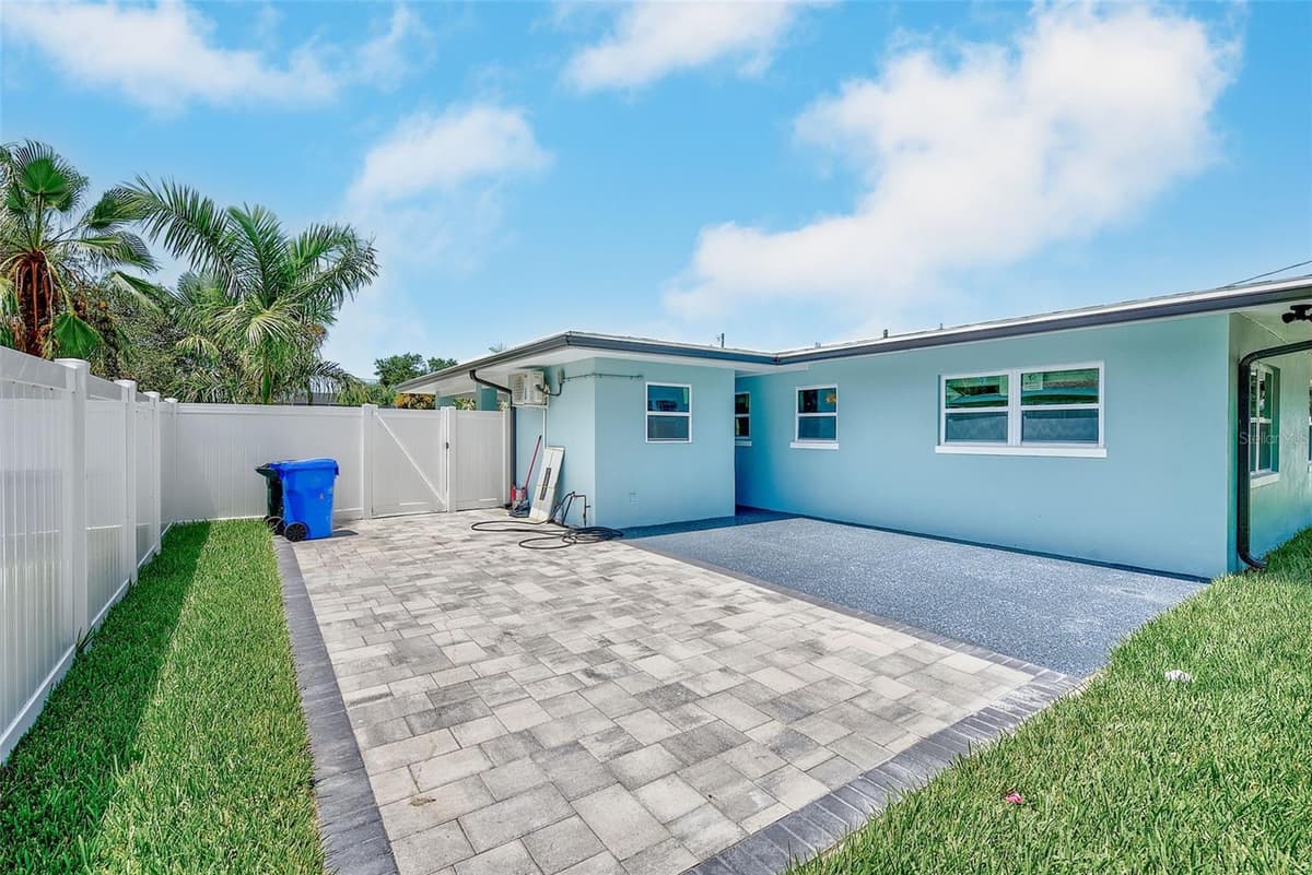 2425 BAYWOOD DRIVE — photo 32 of 44