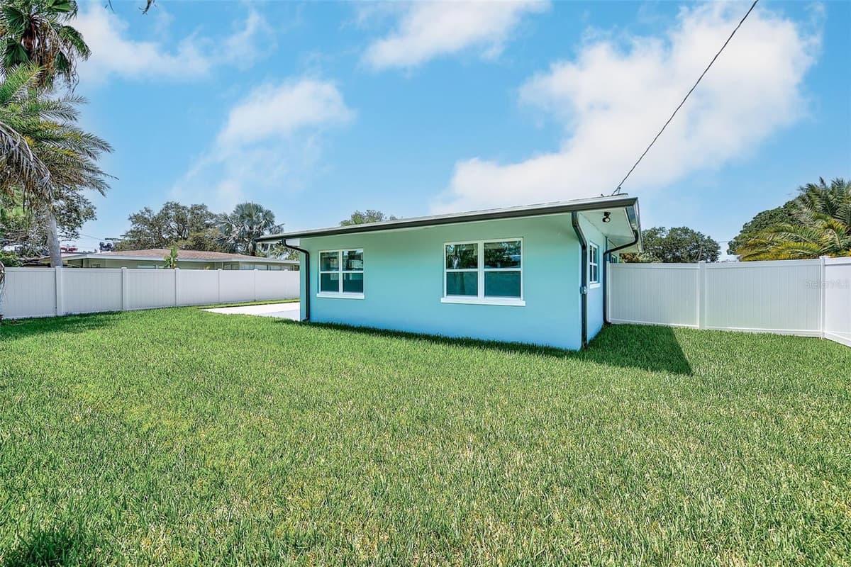 2425 BAYWOOD DRIVE — photo 35 of 44