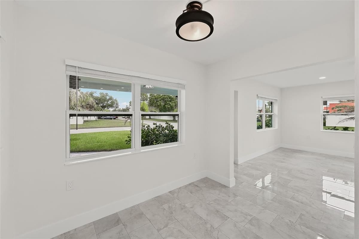 2425 BAYWOOD DRIVE — photo 13 of 44
