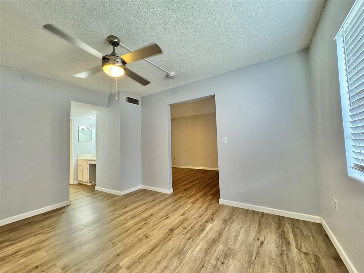 551 FLEMMING WAY — photo 8 of 14