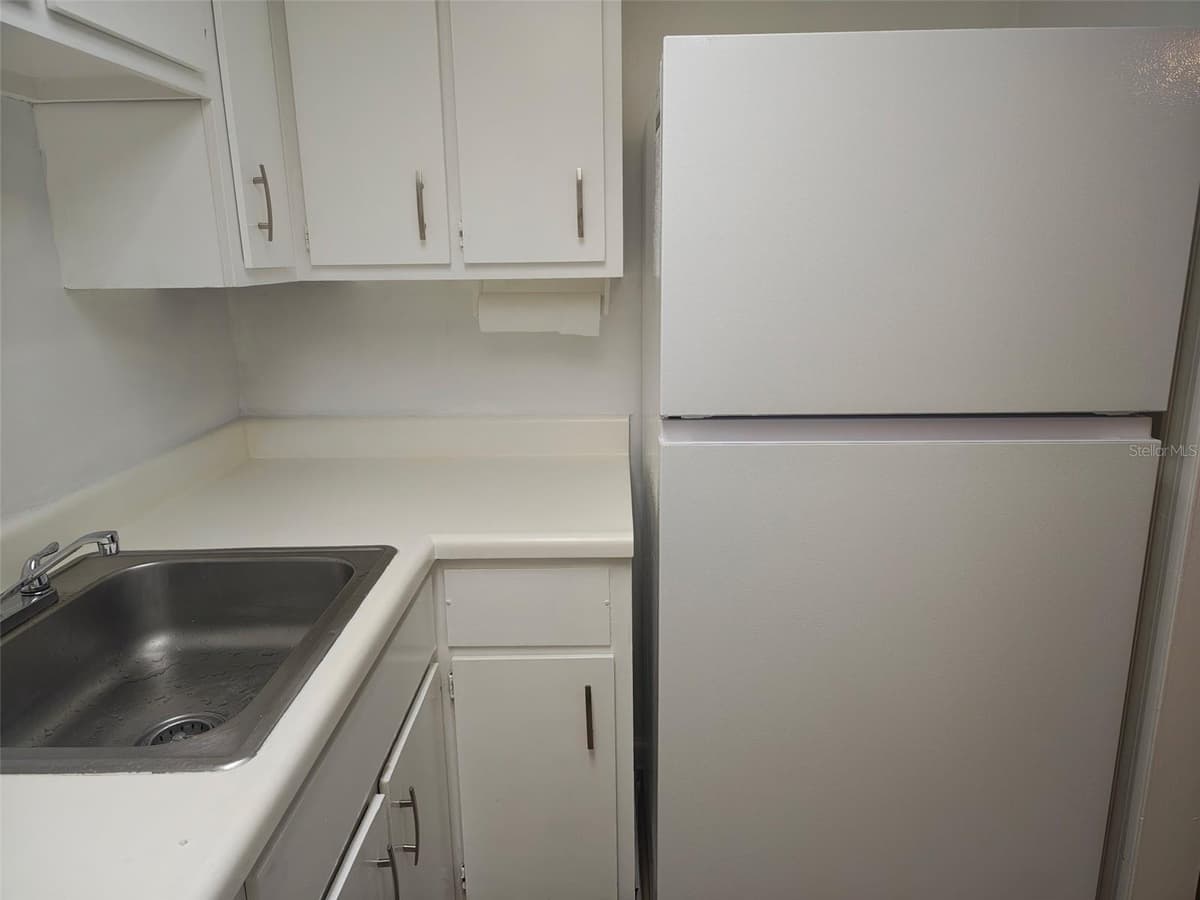 551 FLEMMING WAY — photo 3 of 14