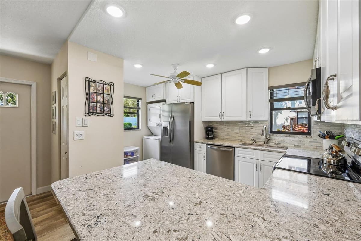 5400 34TH STREET — photo 10 of 25