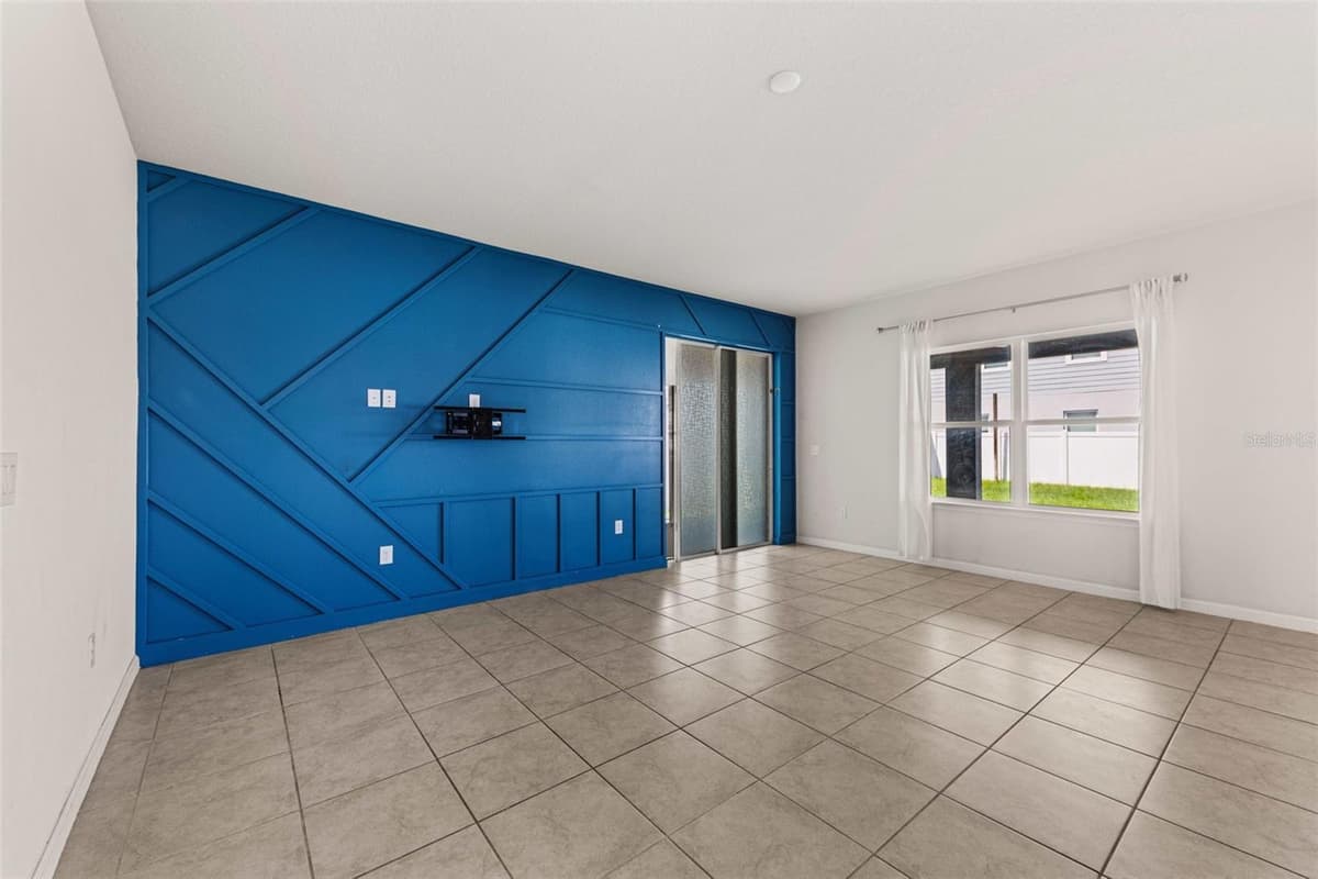 100 LAVENNA AVENUE — photo 17 of 37