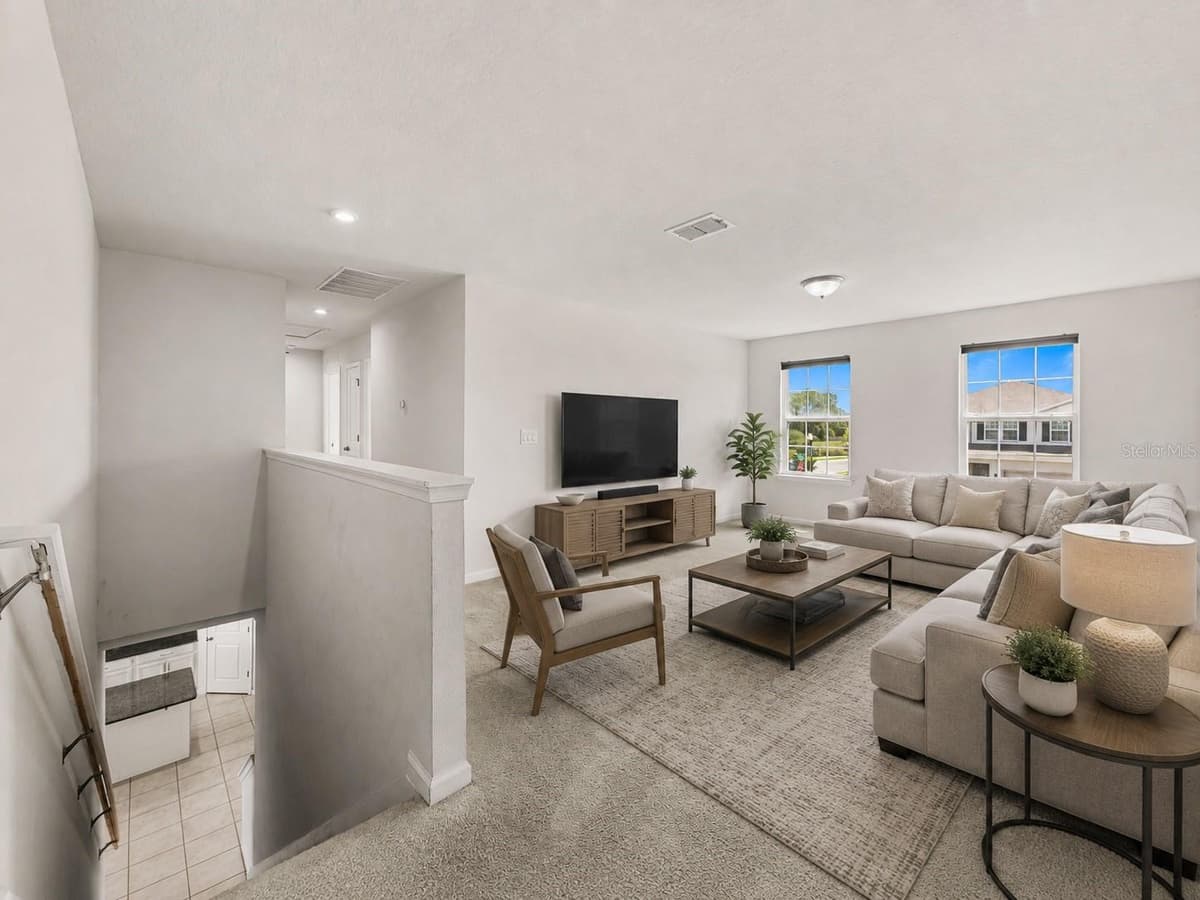 100 LAVENNA AVENUE — photo 4 of 37