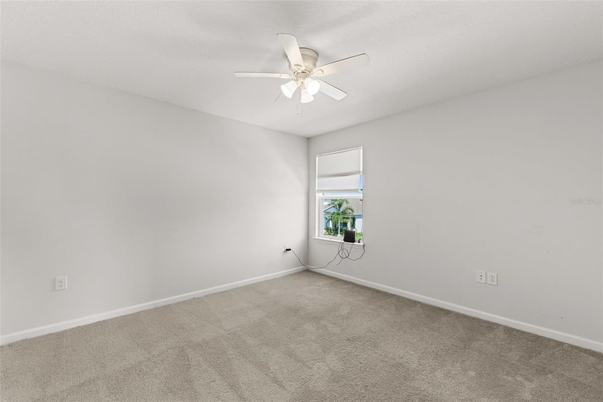 100 LAVENNA AVENUE — photo 19 of 37