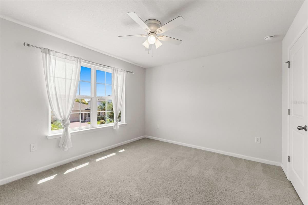 100 LAVENNA AVENUE — photo 23 of 37