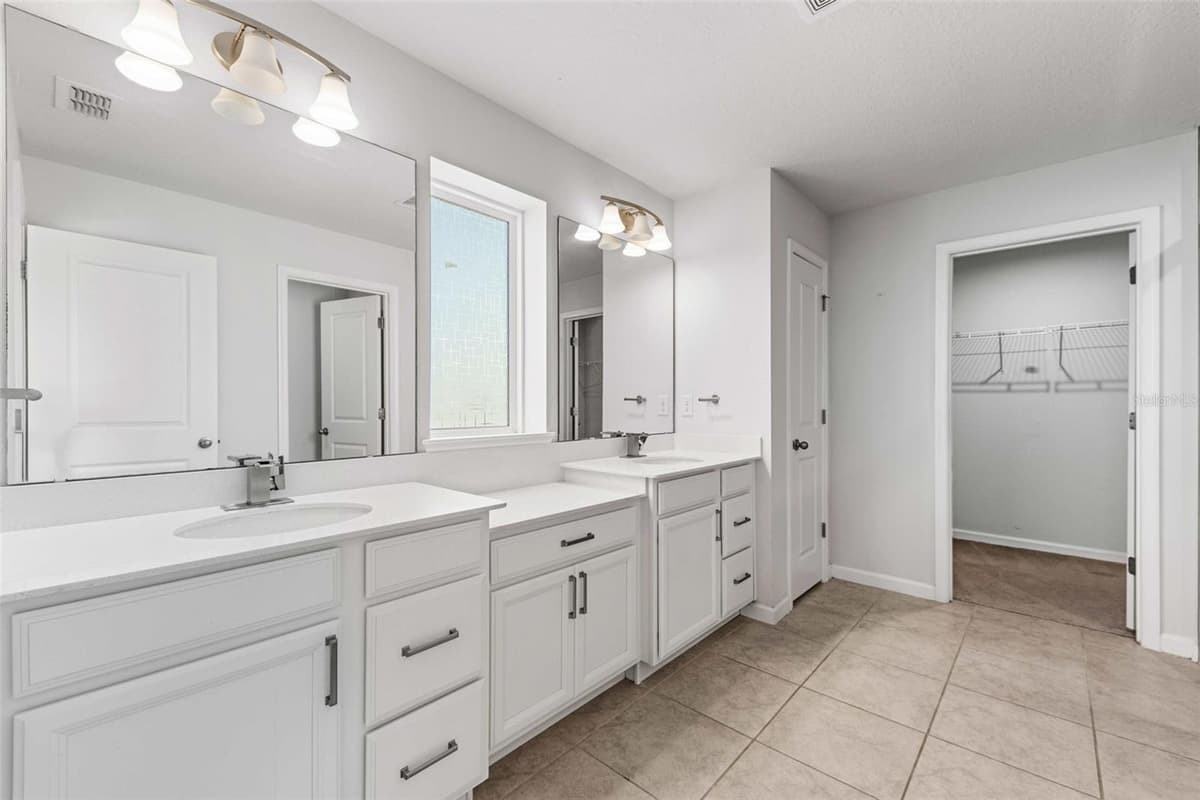 100 LAVENNA AVENUE — photo 25 of 37