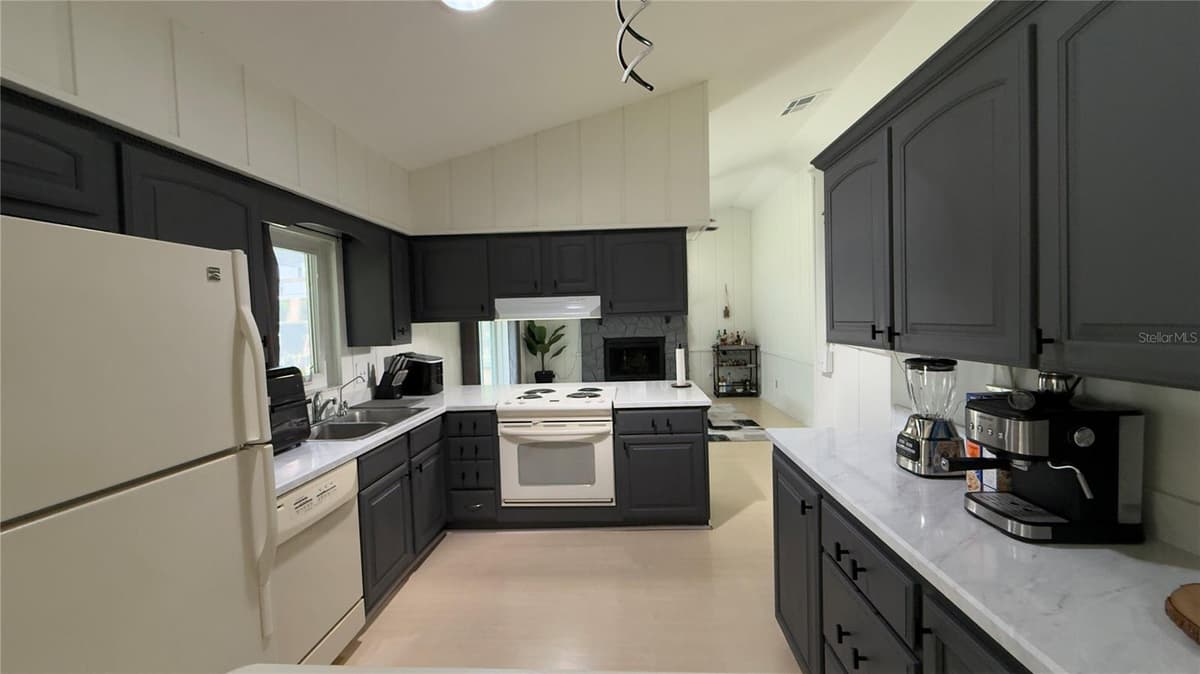 200 PANAMA ROAD — photo 11 of 26
