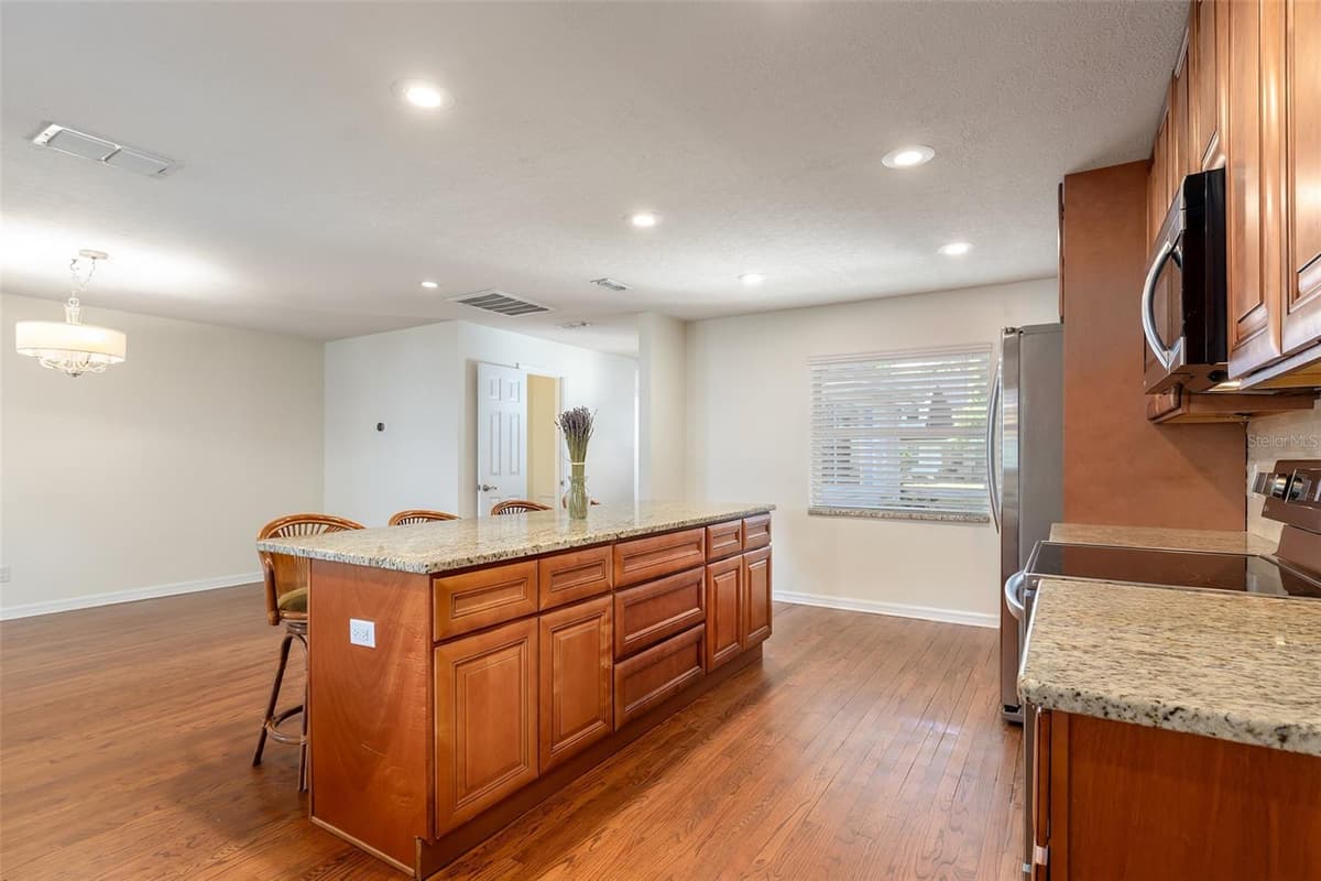1761 TIPPICANOE TRAIL — photo 12 of 33