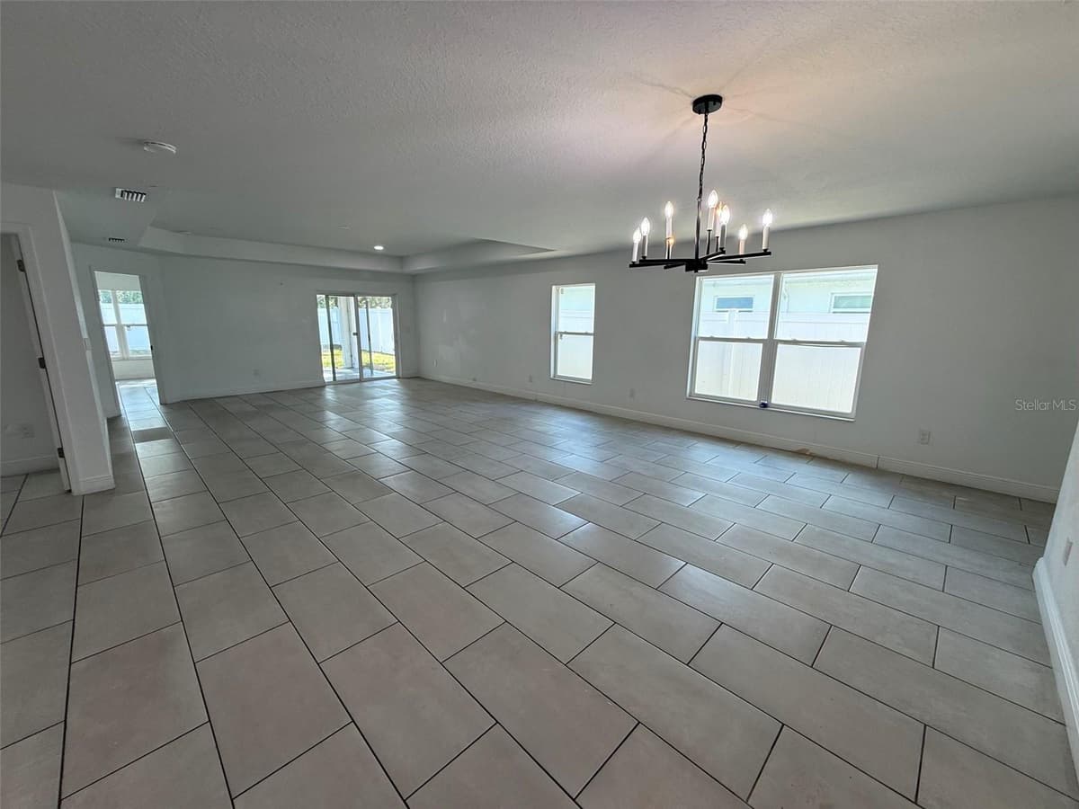 5112 PACIFIC AVENUE — photo 4 of 20
