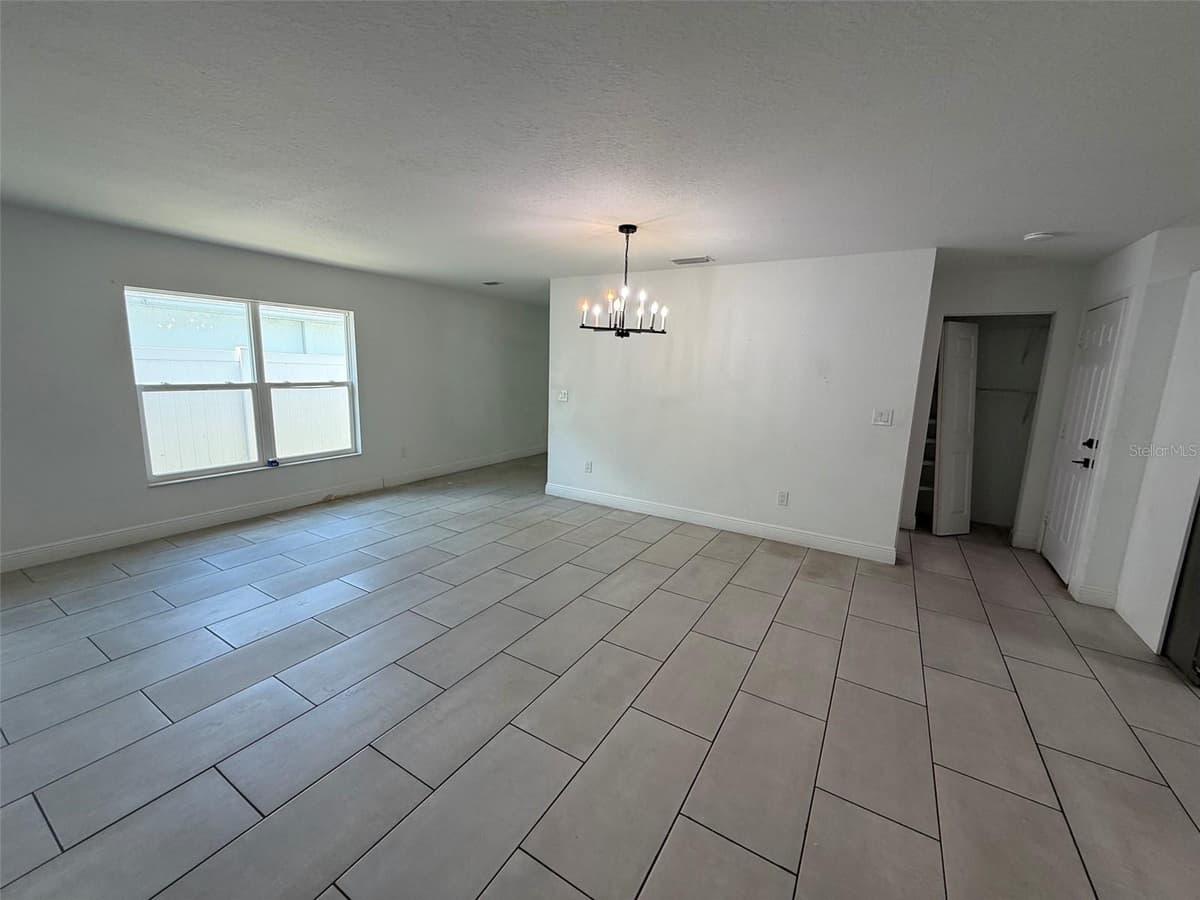 5112 PACIFIC AVENUE — photo 7 of 20