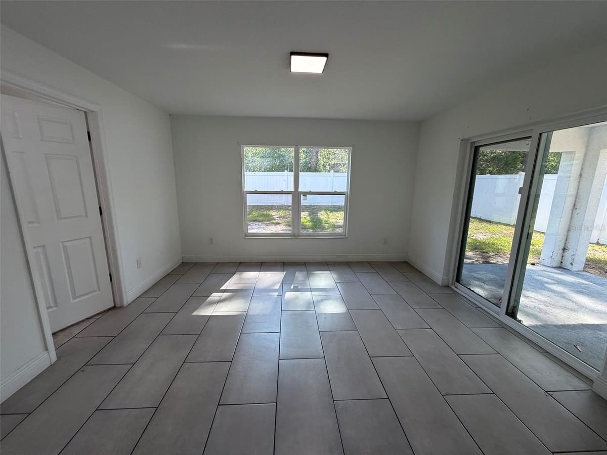 5112 PACIFIC AVENUE — photo 8 of 20